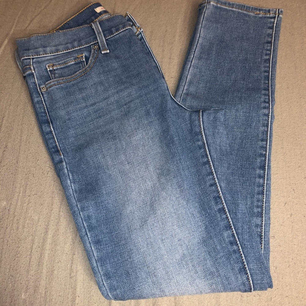 Levi’s 311 shaping skinny